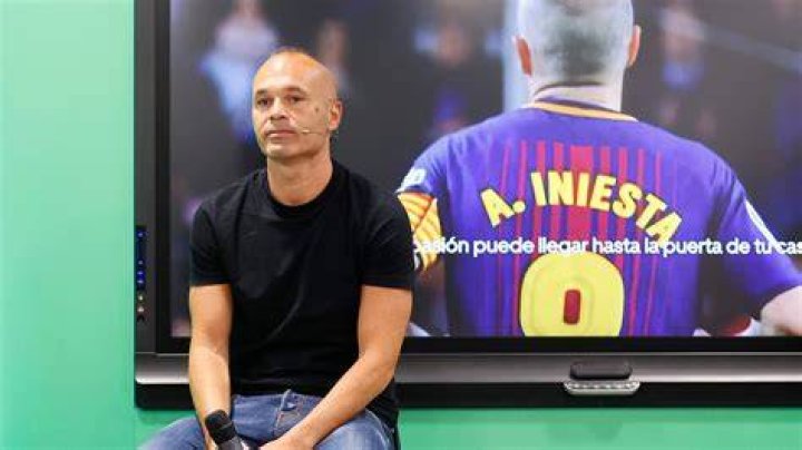 Andr&eacute;s Iniesta le envi&oacute; emotivo mensaje a Juan Rom&aacute;n Riquelme por su