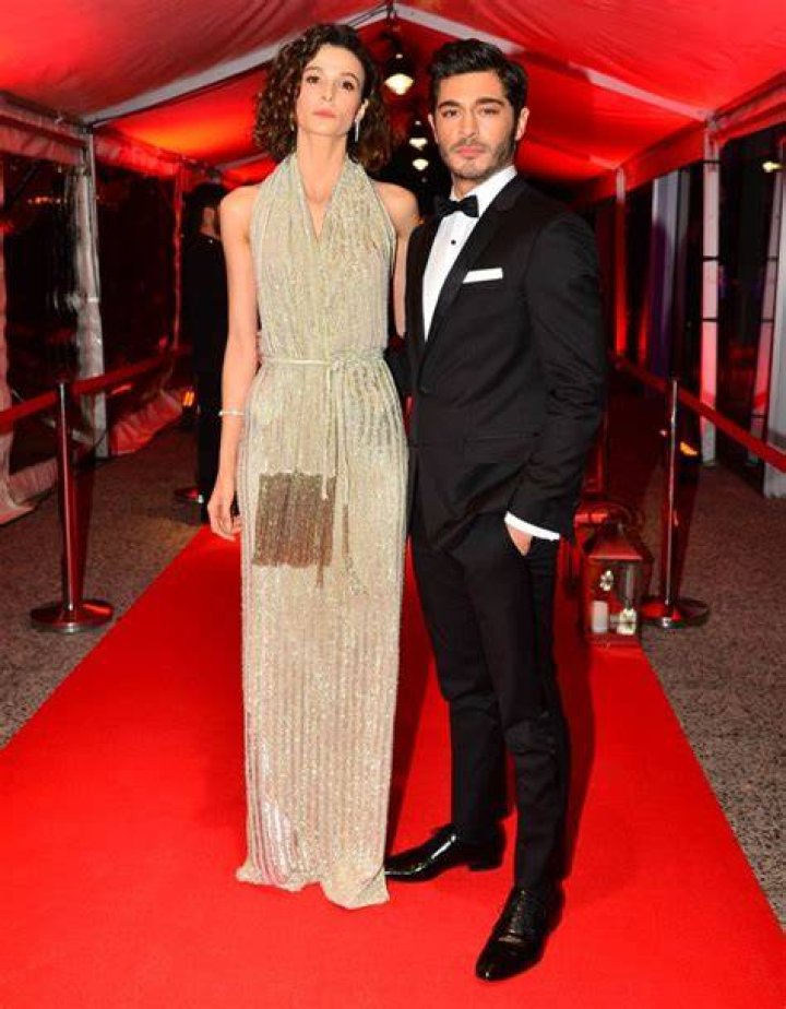B&uuml;şra Develi & Burak Deniz &Uuml;nl&uuml;ler, Akt&ouml;r, &Ccedil;ift resimleri