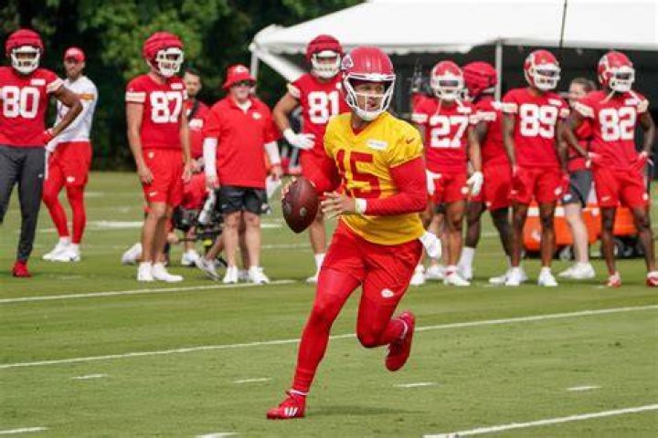 Chiefs Training Camp Patrick Mahomes shows new leg tattoo