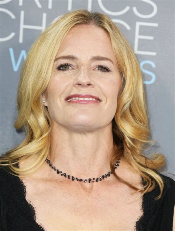 Elisabeth Shue Picture 16 21st Annual Critics' Choice Awards Arrivals