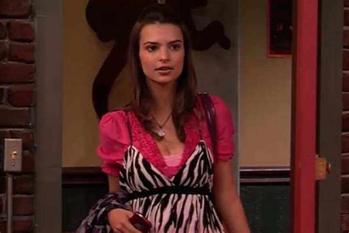 Emily Ratajkowski Shares Throwback Clip from iCarly Cameo She Did as a