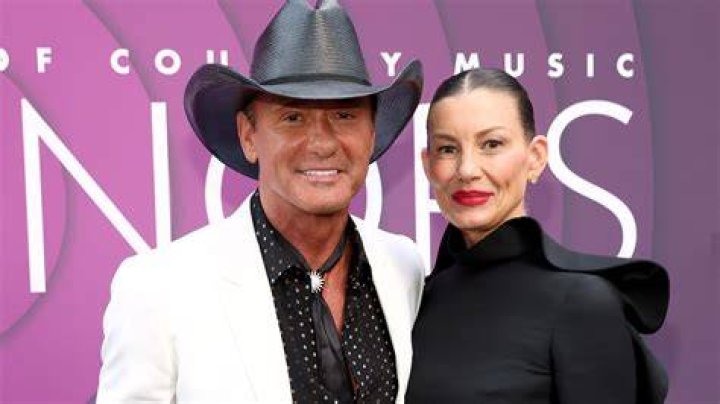 Faith Hill and Tim McGraw Perform at CMA's 2014 The Hollywood Gossip