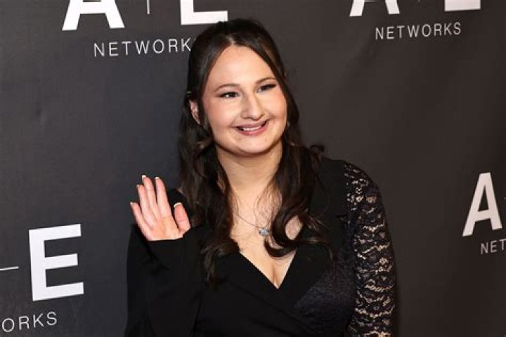 Gypsy Rose Blanchard announces that she is getting plastic surgery