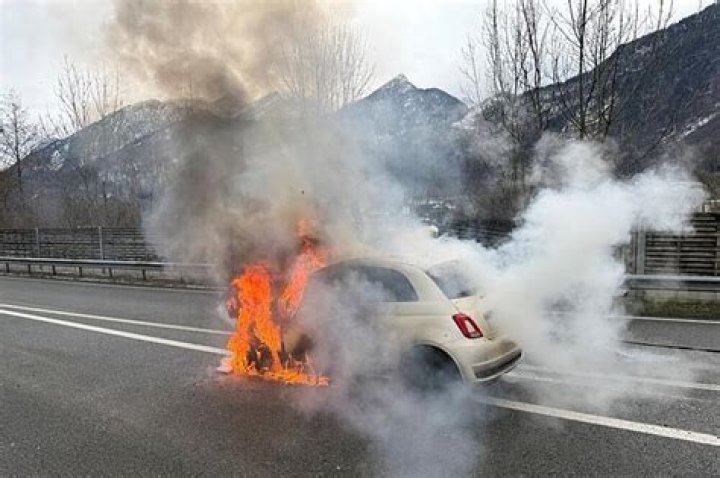 HorrorCrash Wie geriet der Kleinwagen auf die Gegenspur? News BILD.de