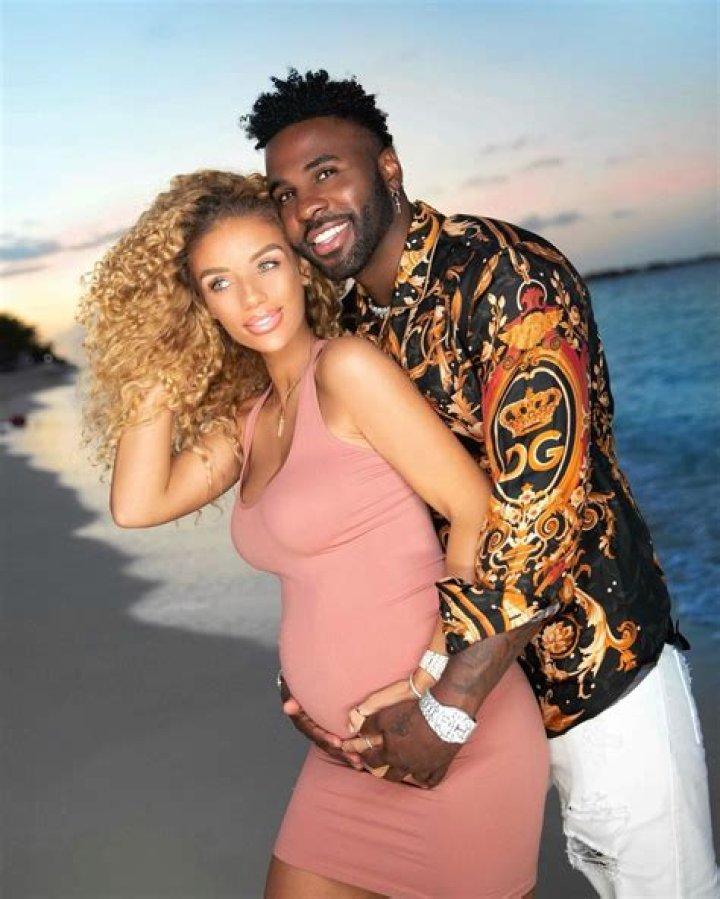 Jason Derulo expecting his first child with girlfriend Jena Frumes as
