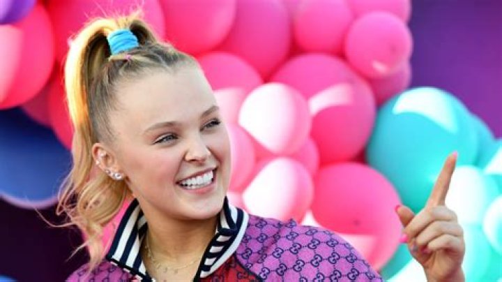 JoJo Siwa Says Her Former Employer Had A Negative Reaction To Her