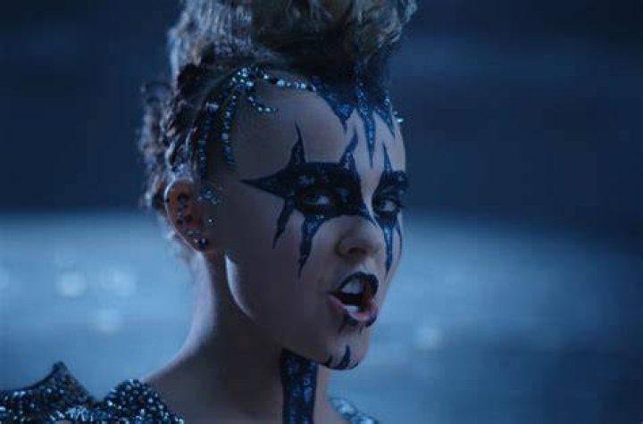 JoJo Siwa Unleashes Bad Girl Persona in 'Karma' Music Video Watch