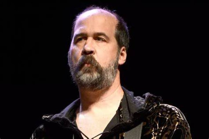 Krist Novoselic&rsquo;s SafetyFirst TVThrowing Stunt DRGNews