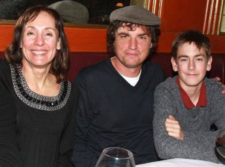 Laurie Metcalf Husband Who Is Jeff Perry? Relationship