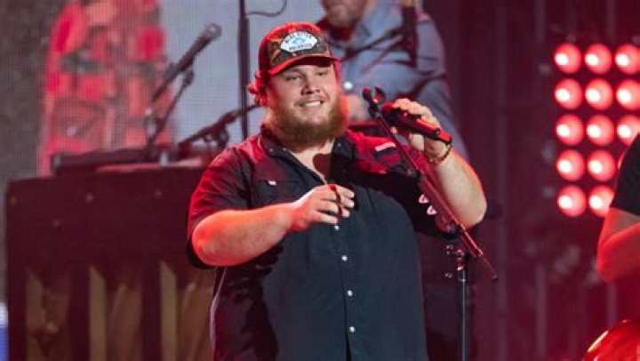 Luke Combs Extends 2020 What You See Is What You Get Tour