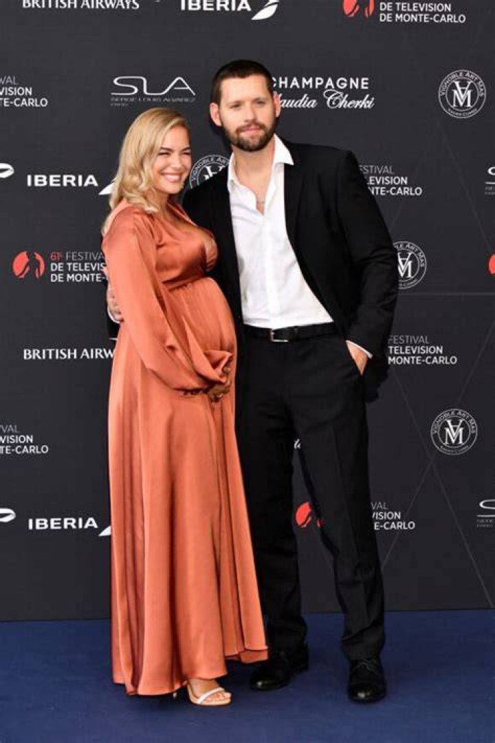 Luke Kleintank et sa compagne au photocall de la c&eacute;r&eacute;monie d'ouverture