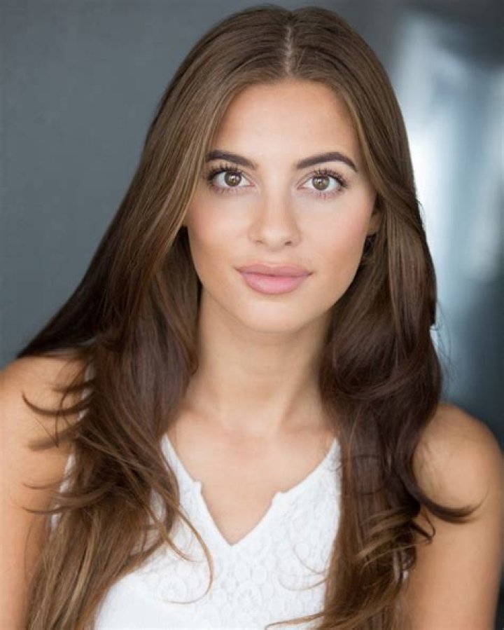 Nadia Parkes (960 x 1000) Christina lauren, Celebrities female