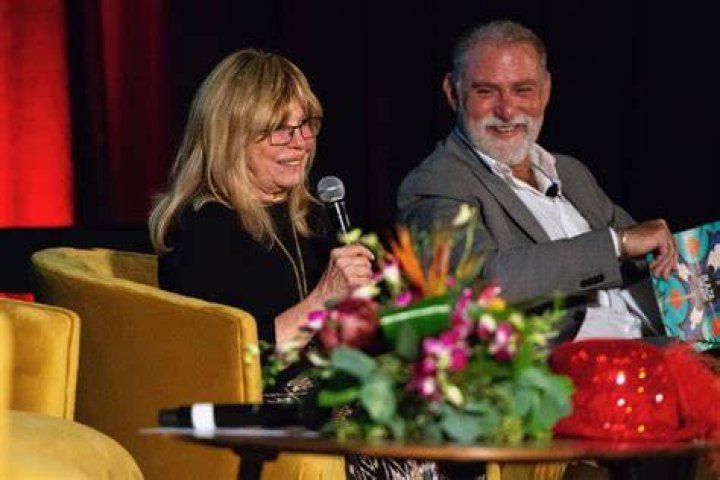 Nancy Sinatra Makes Rare Public Appearance at Palm Springs&rsquo; Plaza