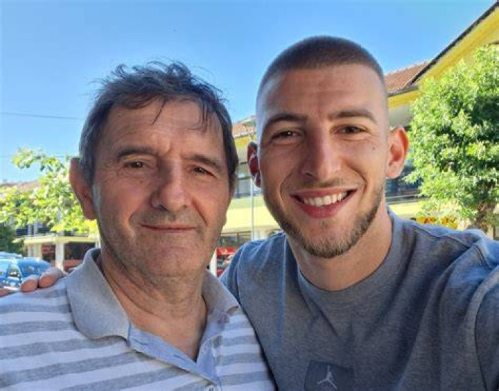 Otac Ibrahimovića Zbog mene je Zlatan na dres stavio slovo ć BosnaInfo