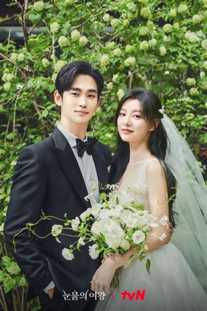 Seo Ye Ji & Kim Soo Hyun Photoshoot for Netflix (2020) &bull; CelebMafia