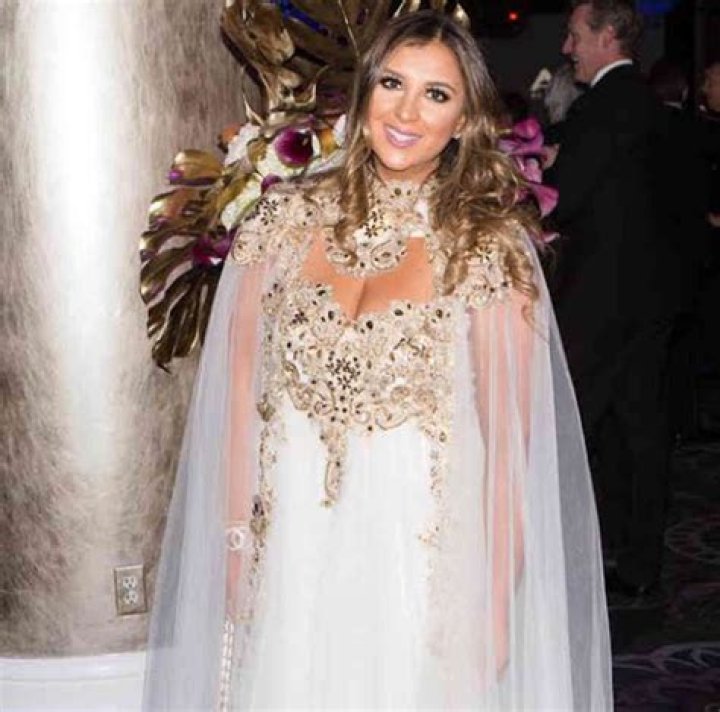 Shanna Khan One of the richest women of Pakistan; Spent billions on