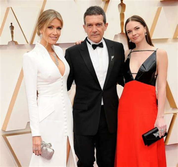 Stella Banderas Oscars 2020 Red Carpet • CelebMafia