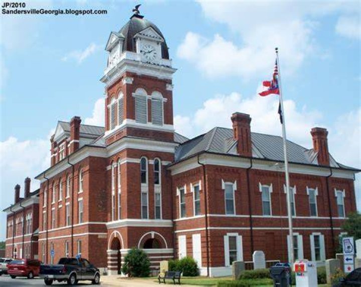 Washington County Courthouse Sandersville GA. Paul Chandler June 2016