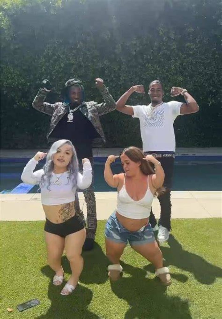 Watch Kelsey and Dabb Video Fan Bus Got Leaks Full Videos &mdash; Kelsey and