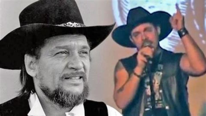 Waylon Jennings&rsquo; Grandson Performs Moving Tribute To His Grandfather