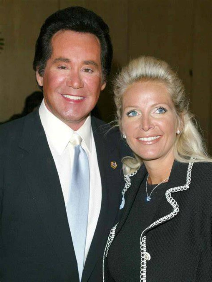 Wayne Newton&rsquo;s Wife Kathleen McCrone Job, Marriage, Kids Closer Weekly