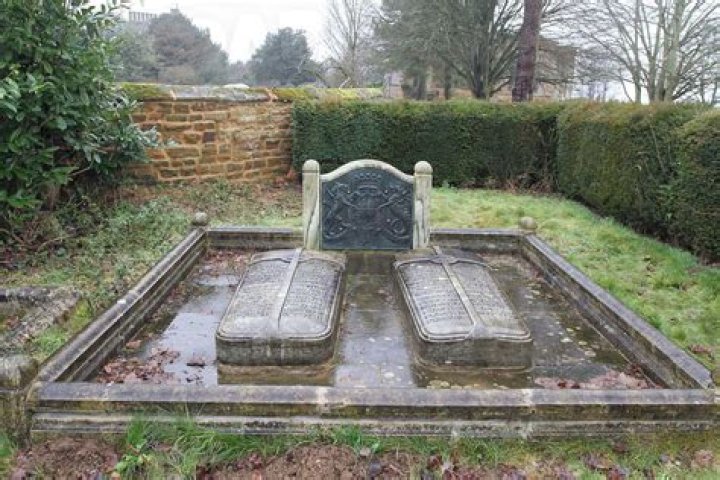 Where Is Princess Diana Grave