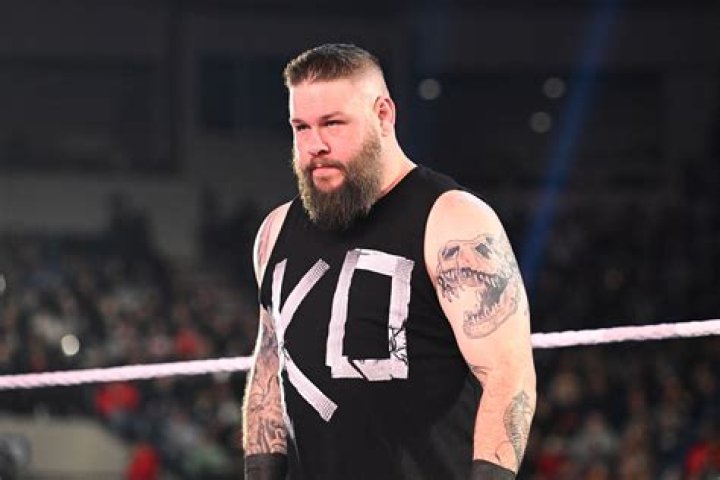 WWE Superstar Kevin Owens (Steen) and his adorable daughter &Eacute;lodie